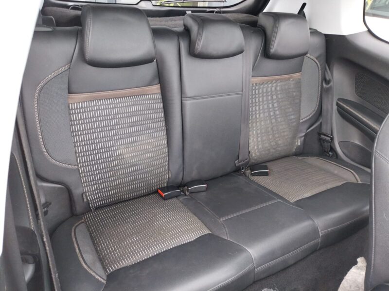 PEUGEOT 208 1.6 E-HDi 114 Feline