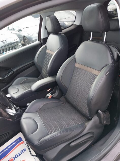 PEUGEOT 208 1.6 E-HDi 114 Feline