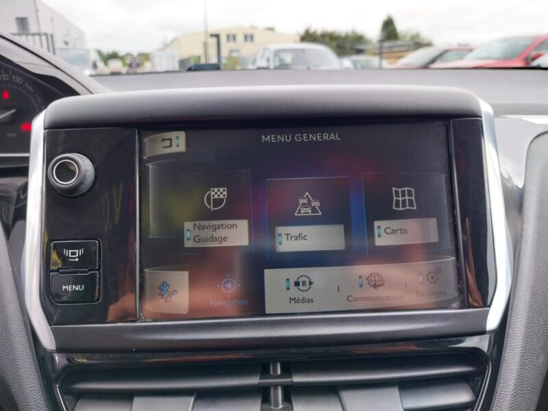 PEUGEOT 208 1.6 E-HDi 114 Feline