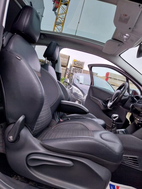 PEUGEOT 208 1.6 E-HDi 114 Feline