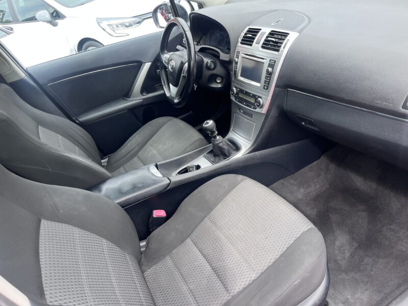 TOYOTA AVENSIS Break 2013