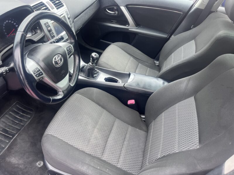 TOYOTA AVENSIS Break 2013