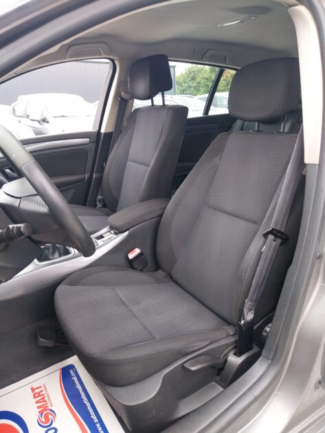 RENAULT LAGUNA III Estate 1.5 dCi 110 black edition