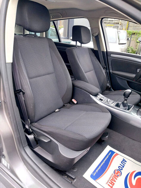 RENAULT LAGUNA III Estate 1.5 dCi 110 black edition