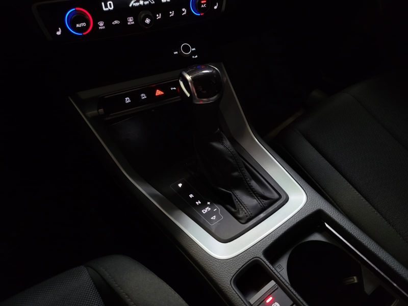 AUDI Q3 35 TFSI Mild Hybrid 150cv S LINE S TRONIC 1ère MAIN