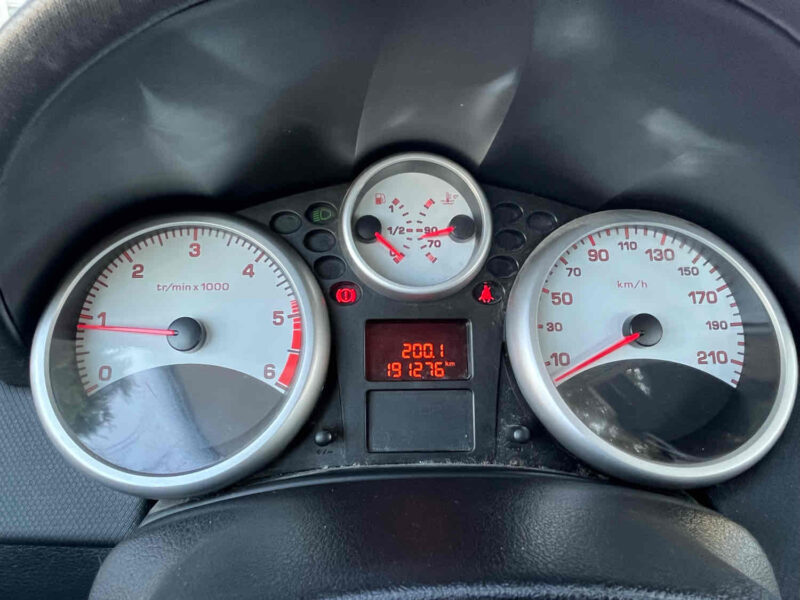 PEUGEOT 207 