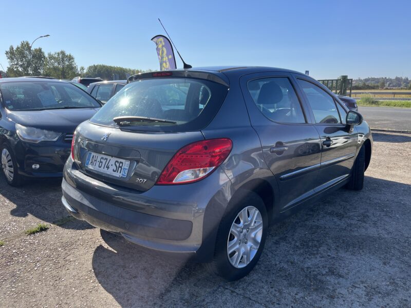 PEUGEOT 207 2009