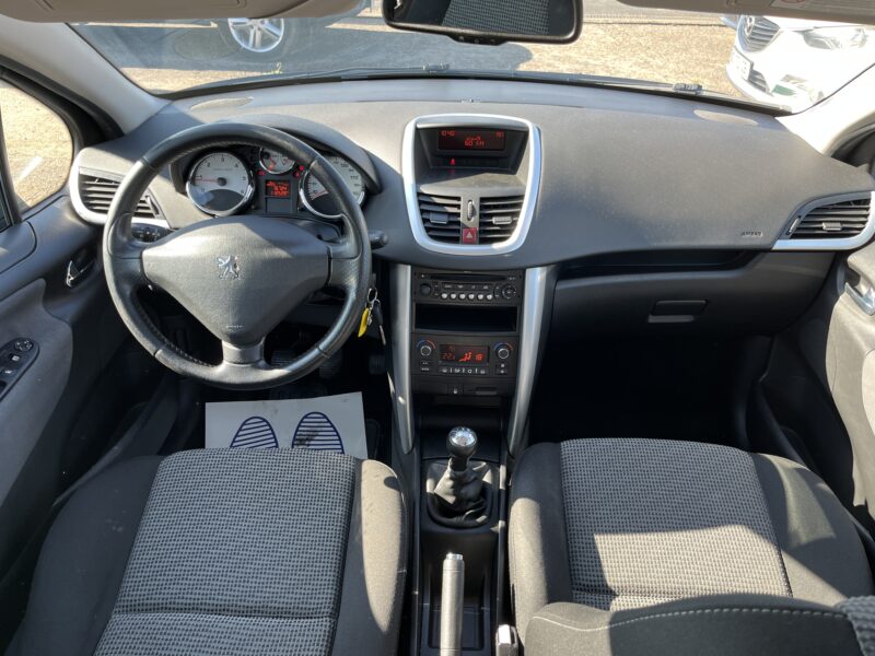PEUGEOT 207 2009