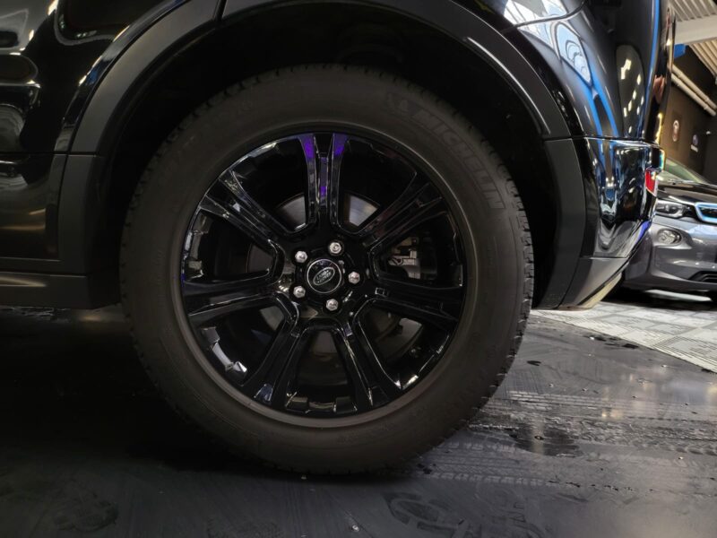 LAND ROVER RANGE ROVER EVOQUE 2.0 TD4 180 SE DYNAMIC 4X4 BVA TOIT PANO + APPLE CARPLAY