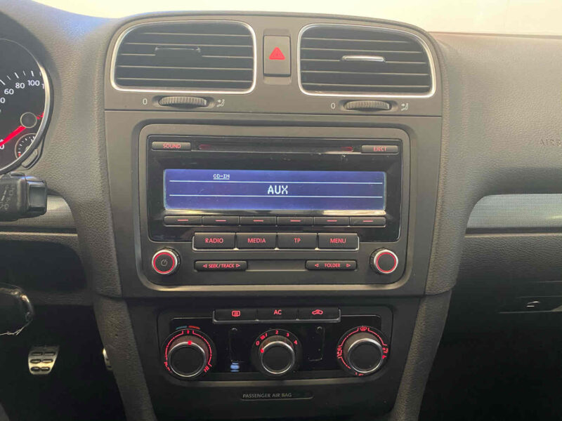 VOLKSWAGEN GOLF  2011