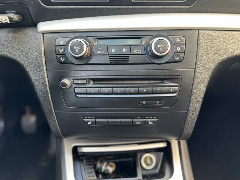 BMW  SERIE 1 120 D PACK AERO  PAYEZ EN 4X