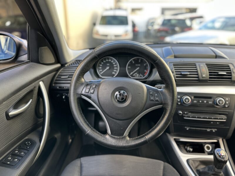 BMW  SERIE 1 120 D PACK AERO  PAYEZ EN 4X