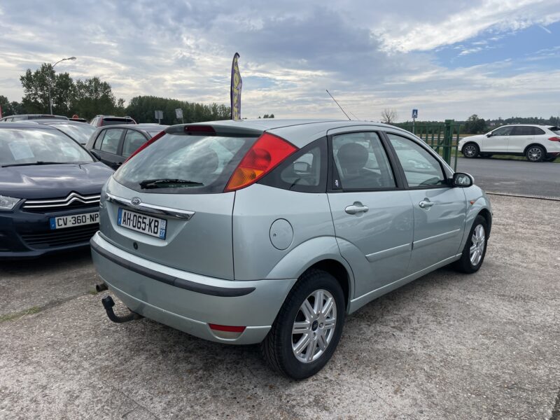 FORD FOCUS  2004