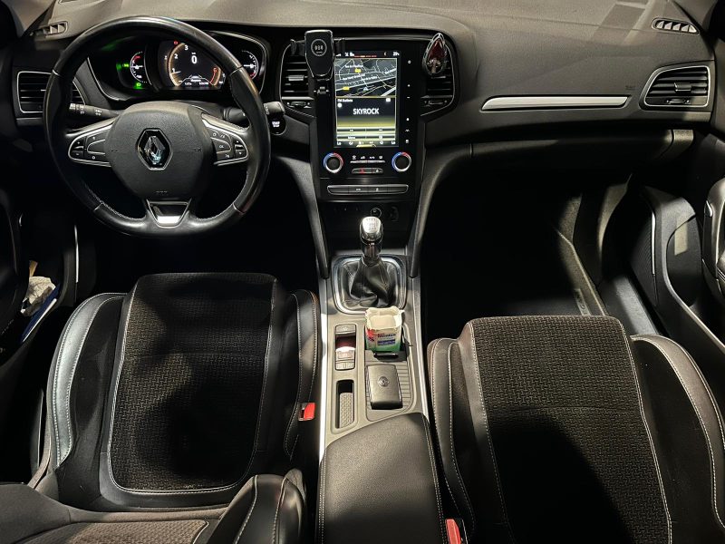 1.2 TCe 130cv INTENS / CAMERA AR / REGULATEUR / ENTRETIENS RENAULT