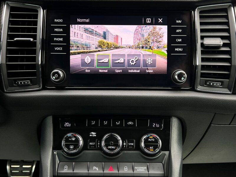 SKODA KODIAQ SPORTLINE 2.0 TDI 190 4x4 DSG7 - 57 600 Kms ATTELAGE TOIT OUVRANT CARPLAY - Garantie1an