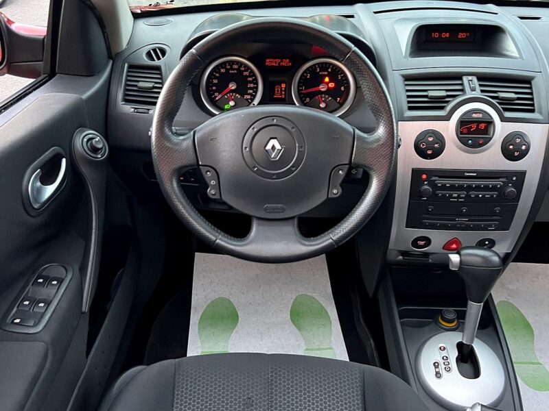 RENAULT MEGANE II CC COUPE CABRIOLET 2.0 136 Cv BOITE AUTO 79 700 Kms TOIT PANORAMIQUE - Garantie1an