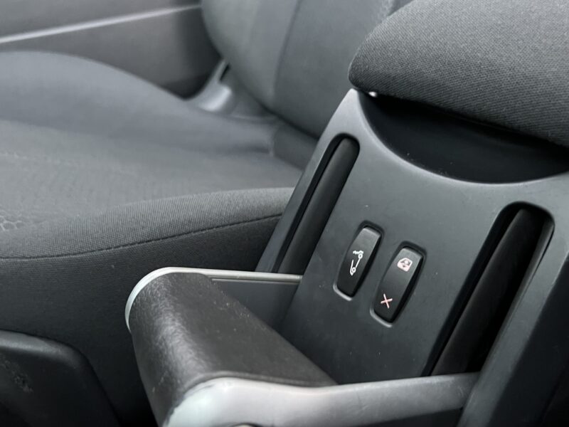 RENAULT MEGANE II CC COUPE CABRIOLET 2.0 136 Cv BOITE AUTO 79 700 Kms TOIT PANORAMIQUE - Garantie1an