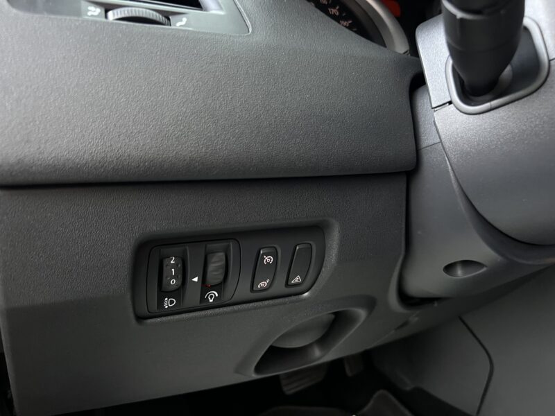 RENAULT MEGANE II CC COUPE CABRIOLET 2.0 136 Cv BOITE AUTO 79 700 Kms TOIT PANORAMIQUE - Garantie1an