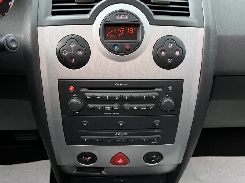 RENAULT MEGANE II CC COUPE CABRIOLET 2.0 136 Cv BOITE AUTO 79 700 Kms TOIT PANORAMIQUE - Garantie1an