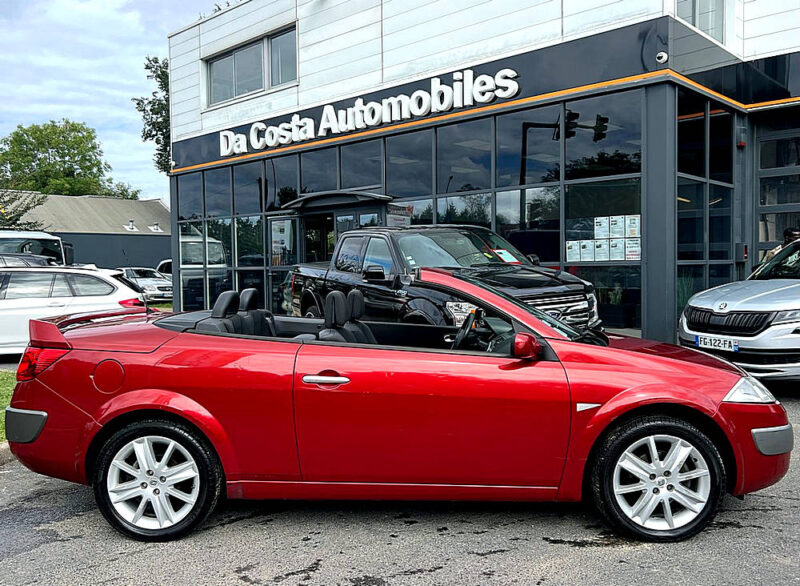 RENAULT MEGANE II CC COUPE CABRIOLET 2.0 136 Cv BOITE AUTO 79 700 Kms TOIT PANORAMIQUE - Garantie1an