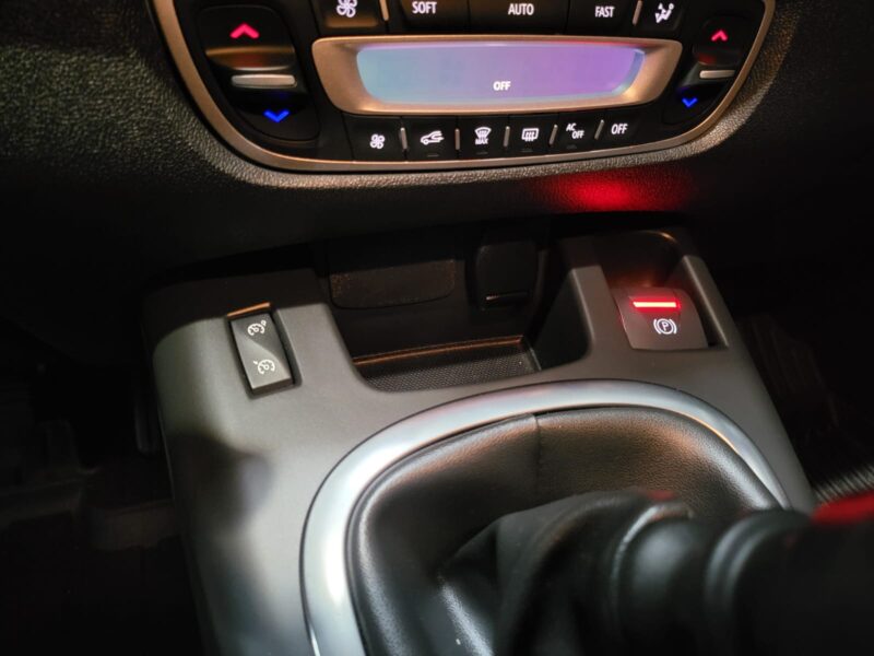 RENAULT SCENIC III 1.2 TCe 115cv Limited BVM6 35000kms // ATTELAGE/BLUETOOTH/RADAR-AR