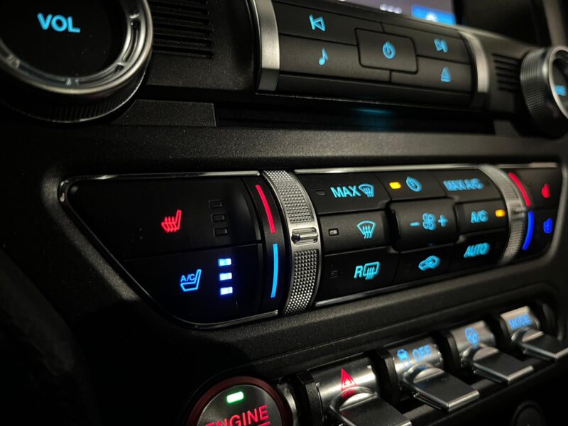 FORD MUSTANG 5.0 V8 450cv GT Fastback BVA // APPLE CARPLAY/SIEGES CHAUFFANT/CAMERA DE RECUL