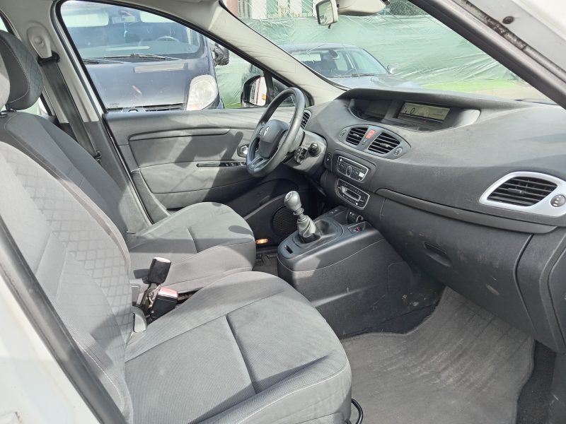 RENAULT GRAND  SCÉNIC III  7 PL 2010