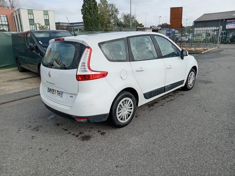 RENAULT GRAND  SCÉNIC III  7 PL 2010
