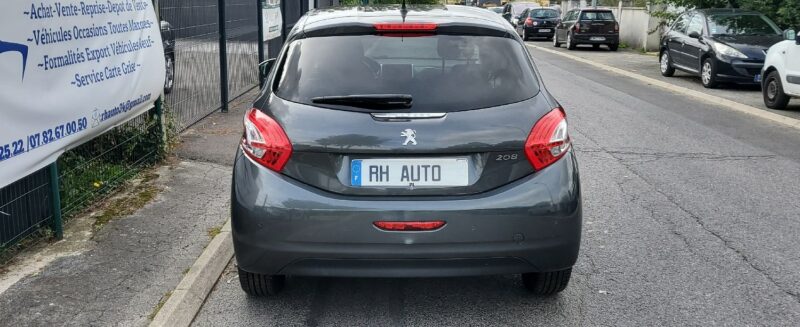 PEUGEOT 208  2015 STYLE 