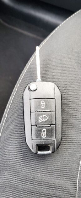 PEUGEOT 208  2015 STYLE 