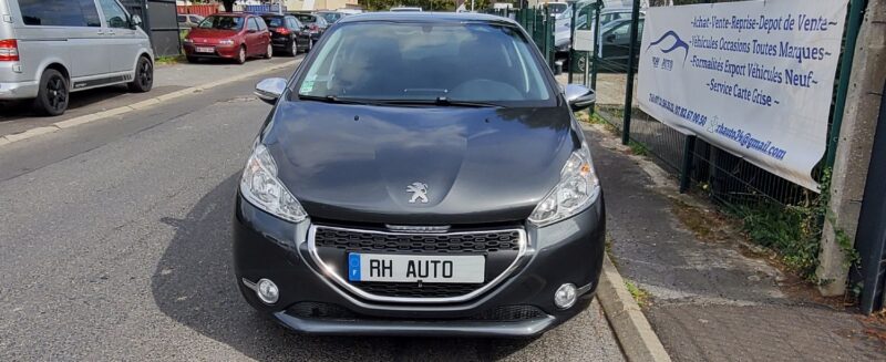 PEUGEOT 208  2015 STYLE 