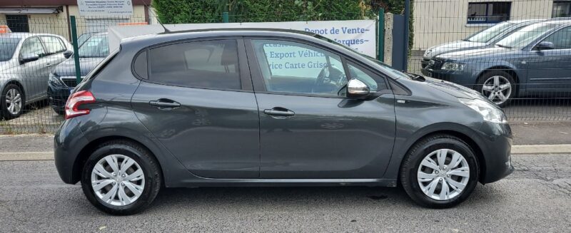 PEUGEOT 208  2015 STYLE 