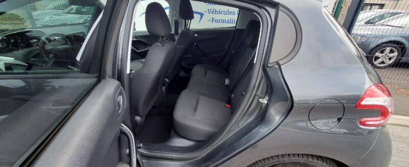 PEUGEOT 208  2015 STYLE 