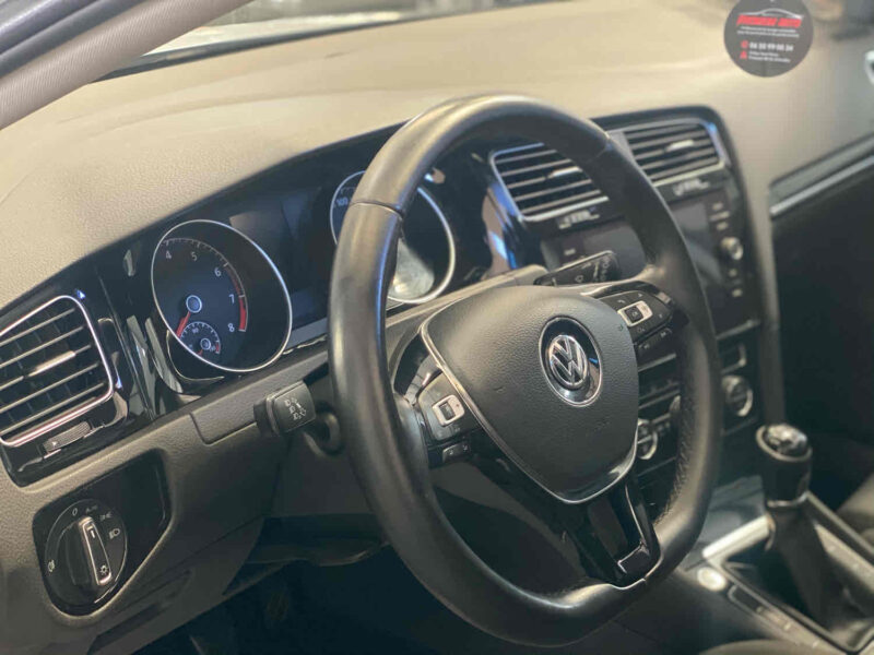 VOLKSWAGEN GOLF VII 2017