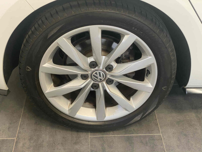 VOLKSWAGEN GOLF VII 2017