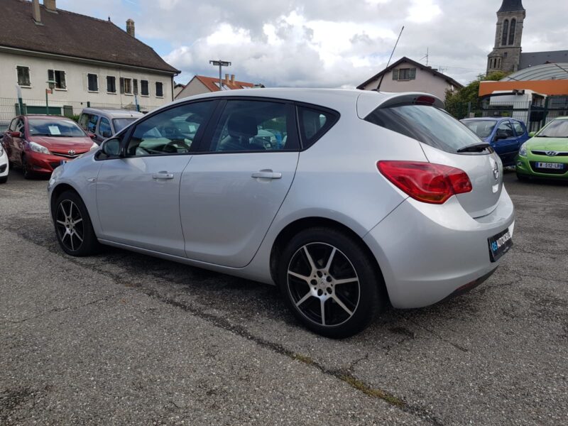 OPEL ASTRA J 1.6i 115CV COSMO