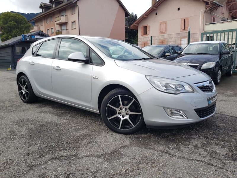 OPEL ASTRA J 1.6i 115CV COSMO