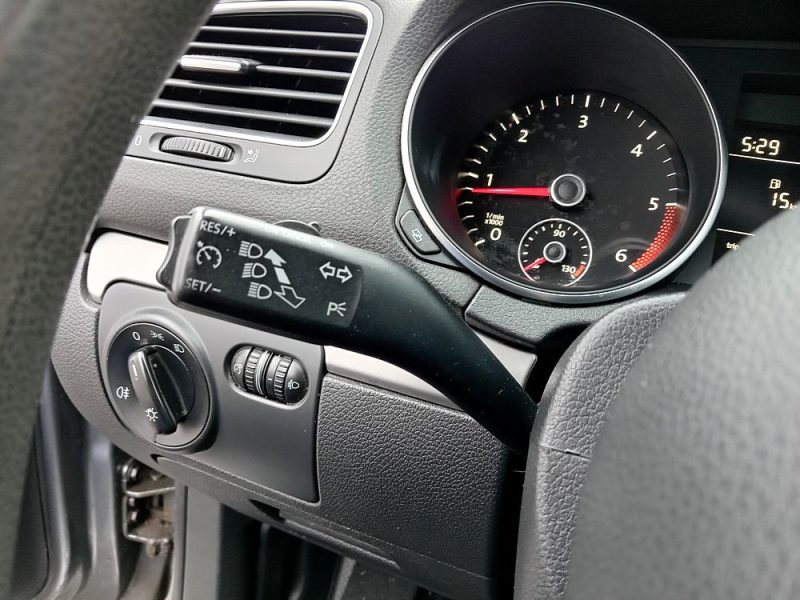 VOLKSWAGEN GOLF VI 2009