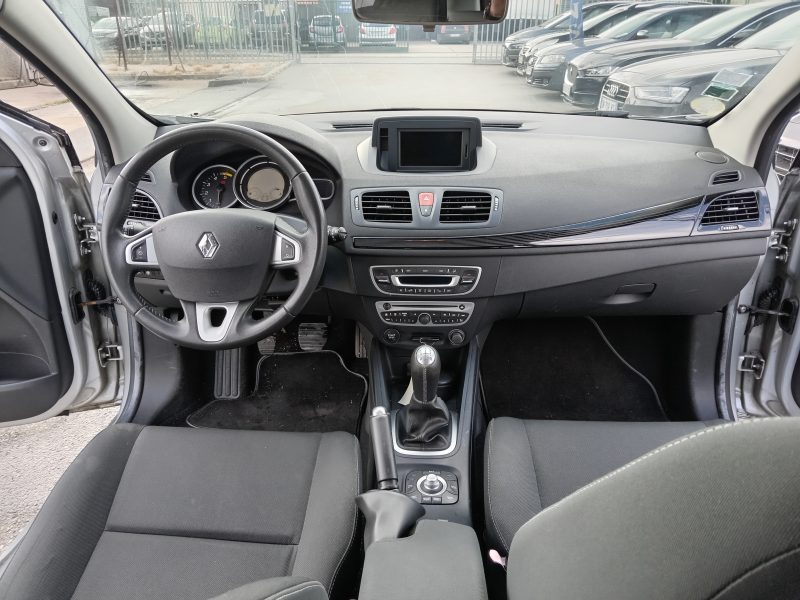 RENAULT MEGANE III Grandtour 2011