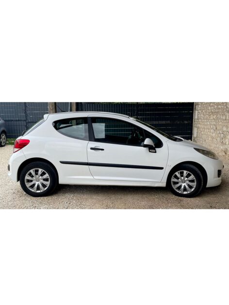 PEUGEOT 207 2010