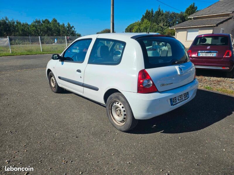 RENAULT CLIO II 2003