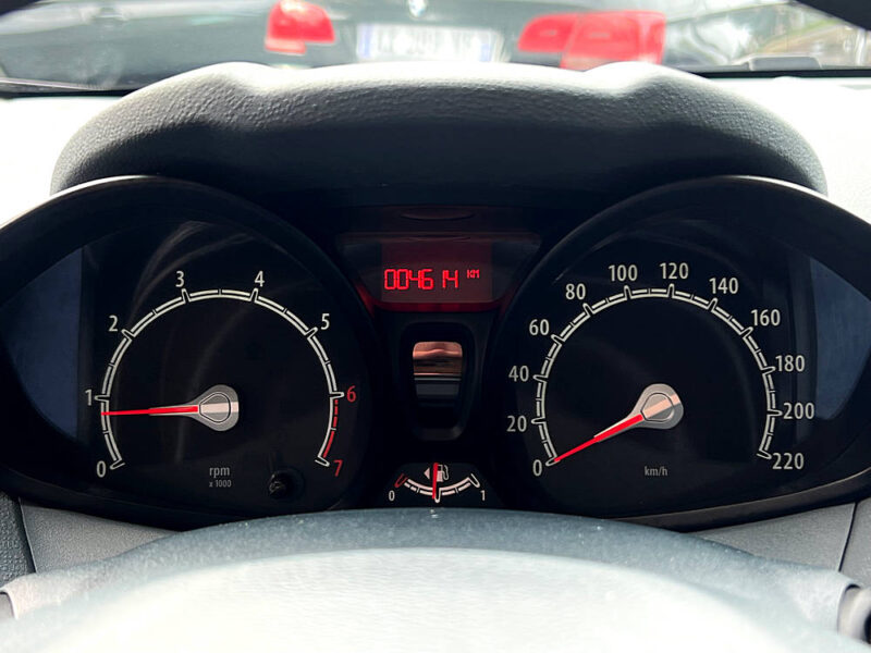 FORD FIESTA 5 V 1250 60 Cv 1ERE MAIN / 4528 Kms ORIGINE FRANCE - Garantie1an