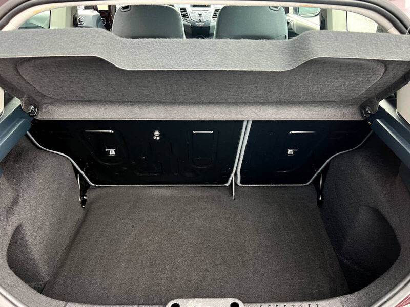 FORD FIESTA 5 V 1250 60 Cv 1ERE MAIN / 4528 Kms ORIGINE FRANCE - Garantie1an