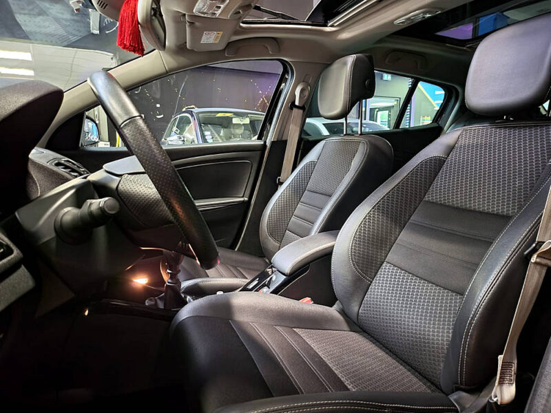 RENAULT MEGANE III 1.2 TCe 132cv BOSE TOIT OUVRANT / CAMERA