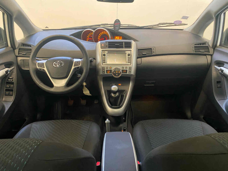 TOYOTA VERSO 2012