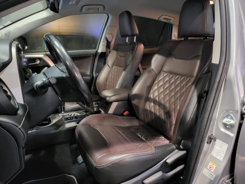 Toyota RAV4 Hybrid 2.5 VVT-i 197/155cv Silver Edition CVT / CAMERA DE RECUL/SIEGES CHAUFFANT/COFFRE 