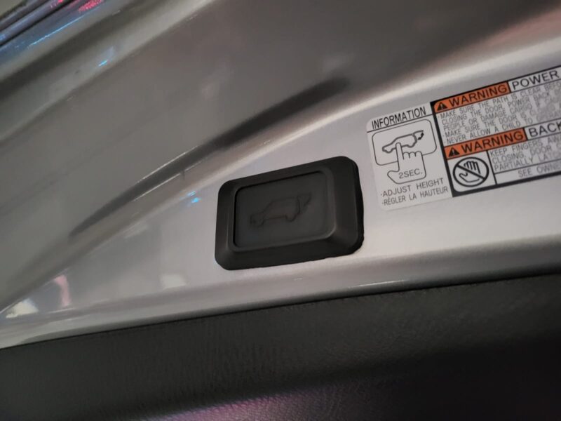 Toyota RAV4 Hybrid 2.5 VVT-i 197/155cv Silver Edition CVT / CAMERA DE RECUL/SIEGES CHAUFFANT/COFFRE 