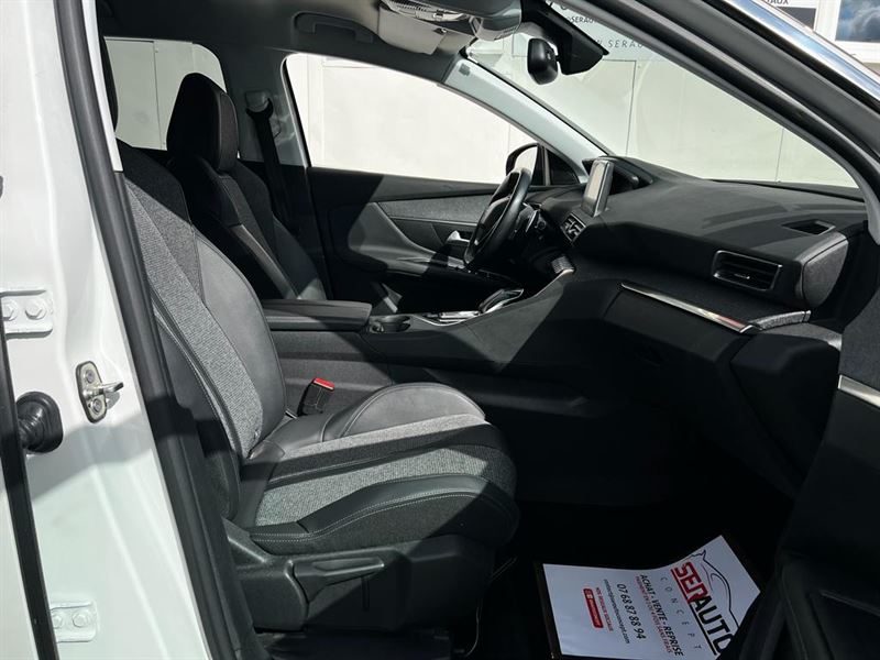 PEUGEOT 3008 SUV 2018