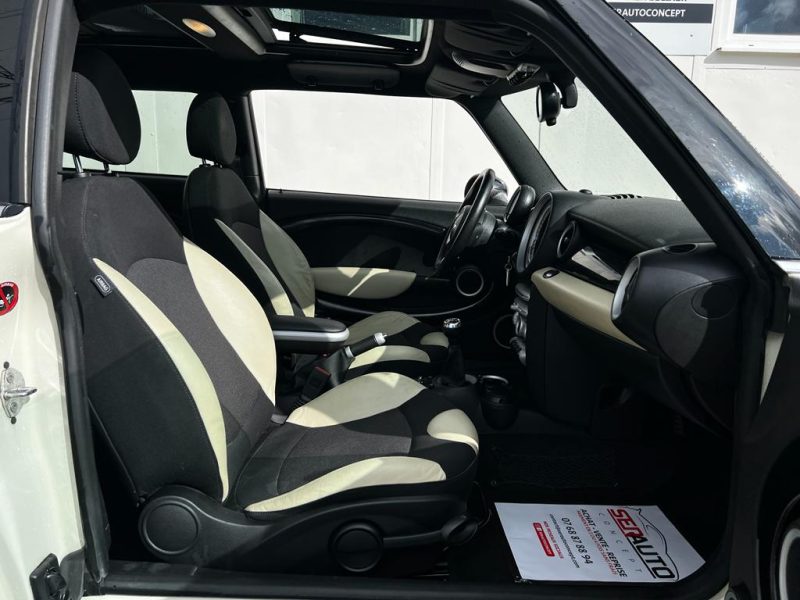 MINI MINI CLUBMAN 2009