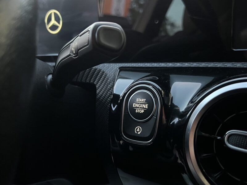 MERCEDES CLASSE A IV 180D 116 Cv 1ERE MAIN BOITE AUTO 7G CUIR GRAND ECRAN FULL LEDS - Garantie1an